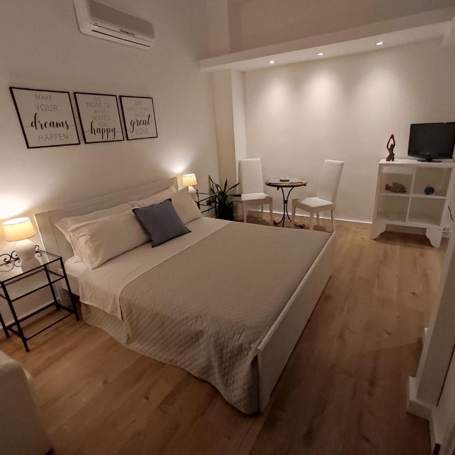 Krly Exclusive Rooms Каляри Екстериор снимка